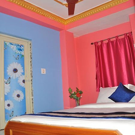 H C N Guest House 콜카타 외부 사진