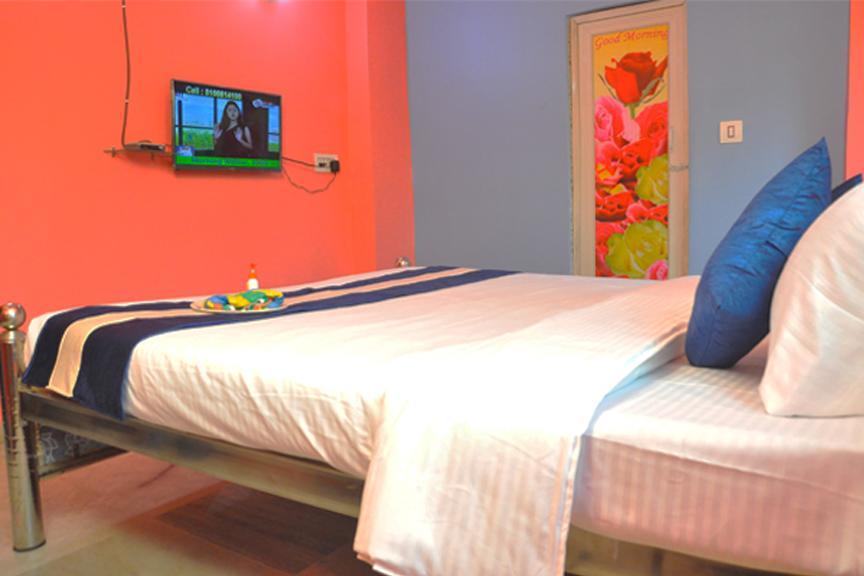 H C N Guest House 콜카타 외부 사진